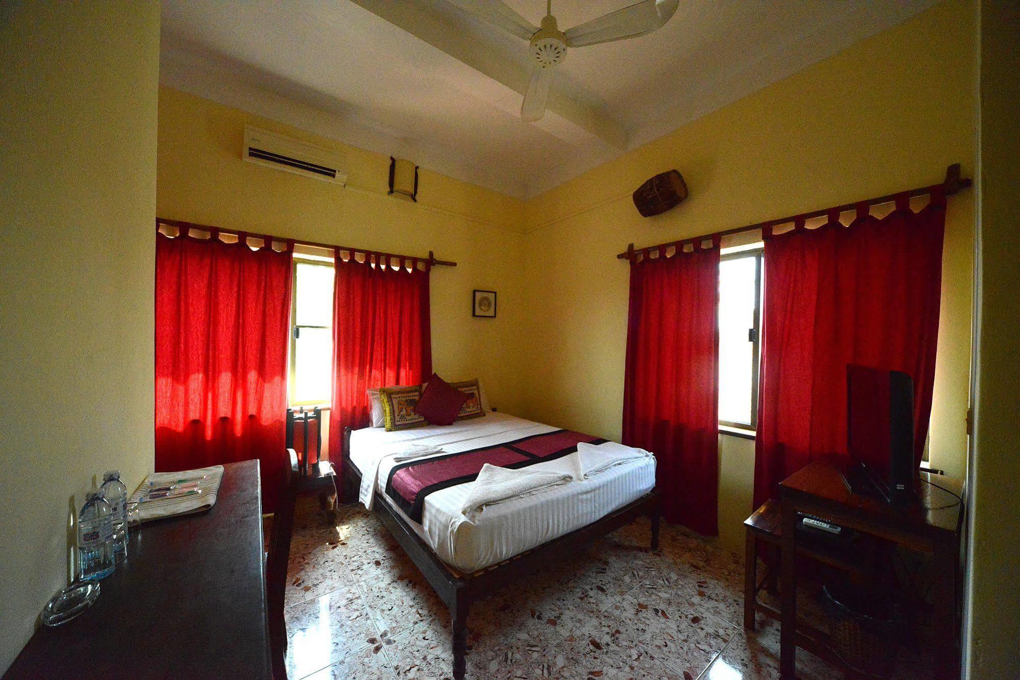 Mea Culpa Kampot Hotel Exterior photo
