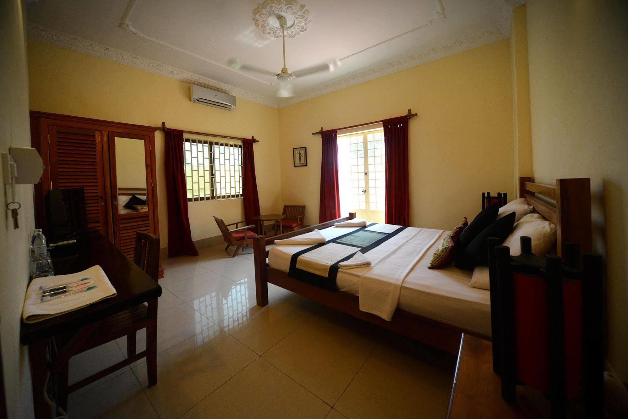 Mea Culpa Kampot Hotel Exterior photo