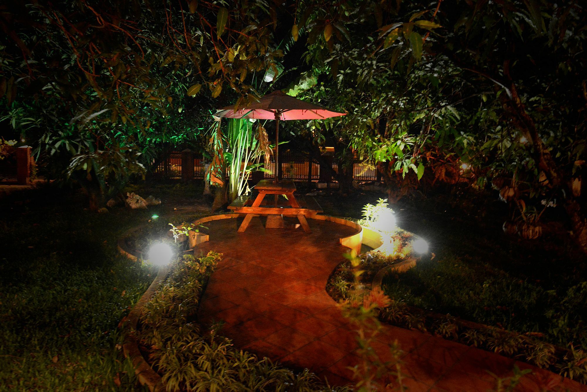 Mea Culpa Kampot Hotel Exterior photo